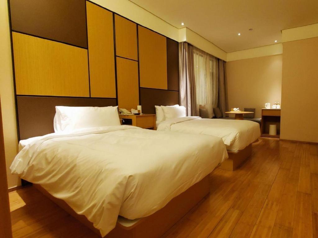 Hotel Ji The Bund Tiantong Road 4*