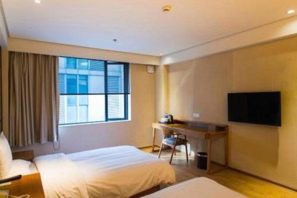 Ji The Bund Tiantong Road Hotel 4*
