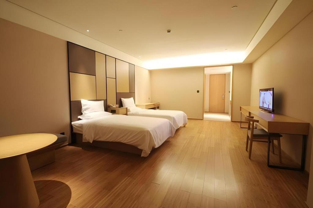 Ji The Bund Tiantong Road 4*